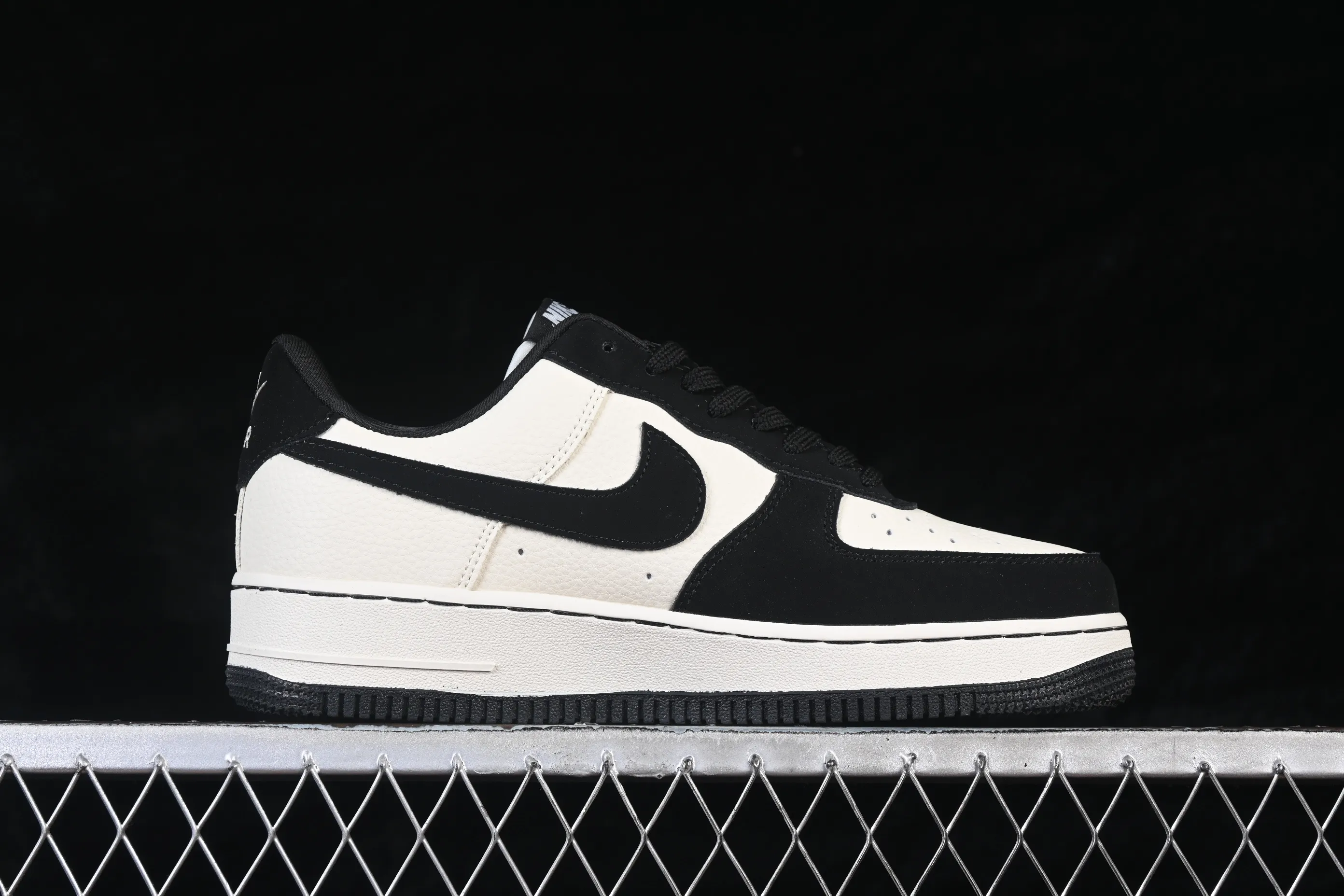All categories Nk Air Force 1 Air Force series Nk Air Force 1 Low Air Force low-top Nike Air Force 1'07 Low G-Dragon co-branded Daisy beige black hook Air Force 1 low-top casual sneakers LD1999-002